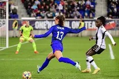 亚博-关于JackeyLove在美国队比赛中出色防守，绝杀引发热议！的信息